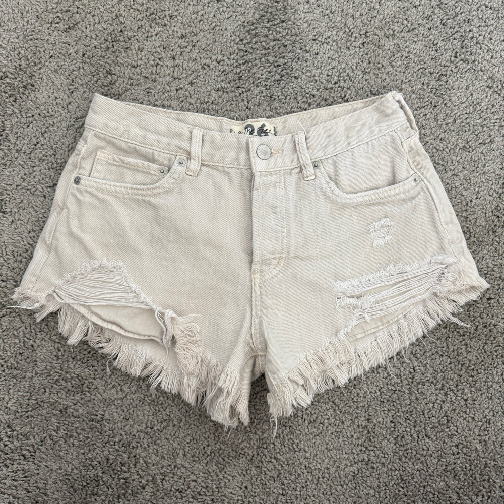 We The Free‎ Free People Distressed Denim Cutoff Shorts Cream Off White Size 26
